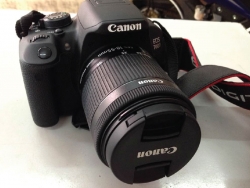 Máy ảnh Canon 700D